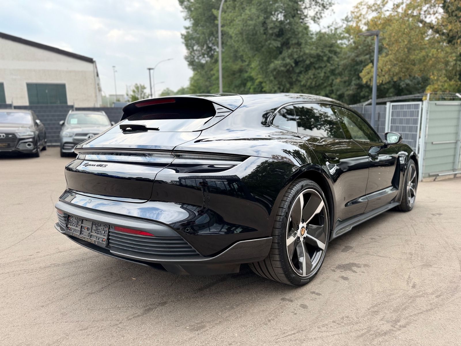 Fahrzeugabbildung Porsche TAYCAN SPORT TOURISMO GTS*CARBON*PANO*