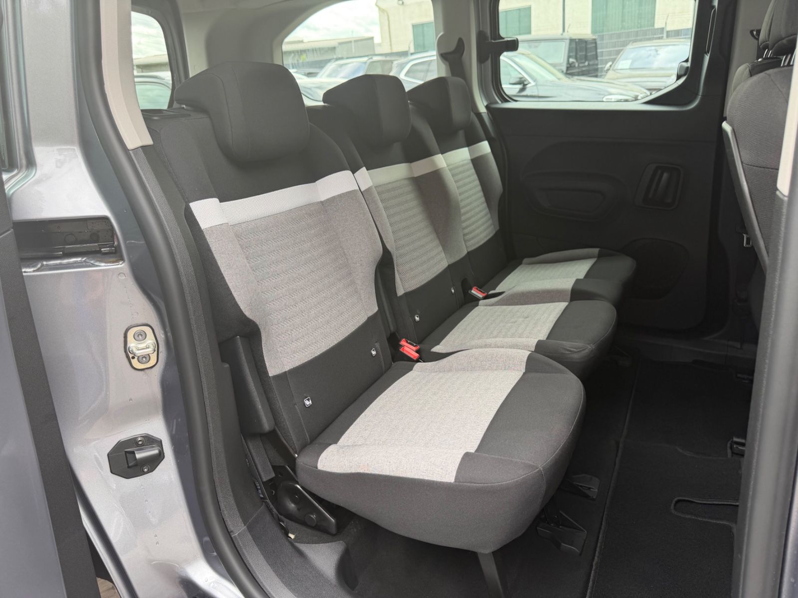 Fahrzeugabbildung Citroën BERLINGO PLUS XL LANG VERSION *FACELIFT*NAVI*KAM