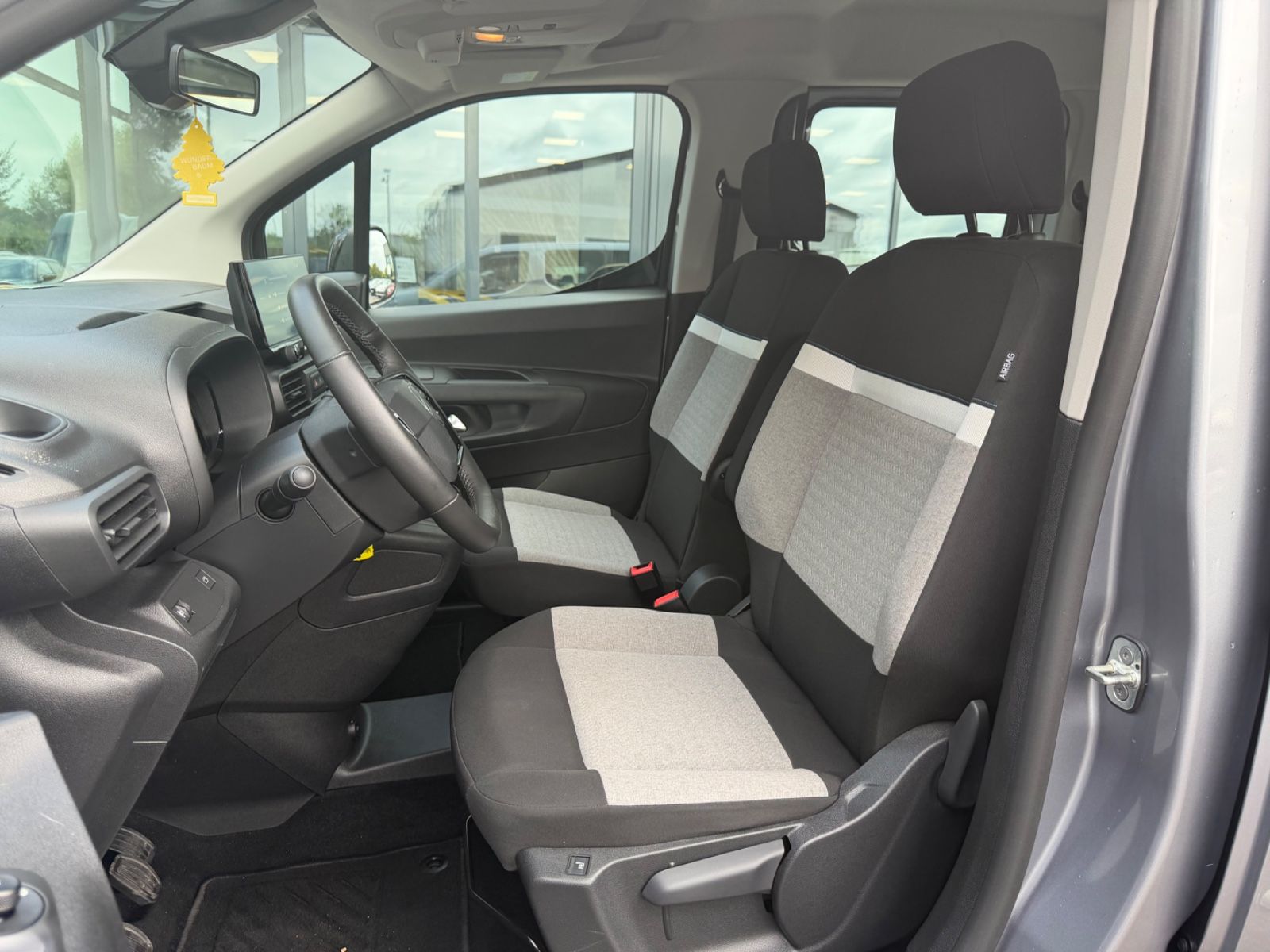 Fahrzeugabbildung Citroën BERLINGO PLUS XL LANG VERSION *FACELIFT*NAVI*KAM