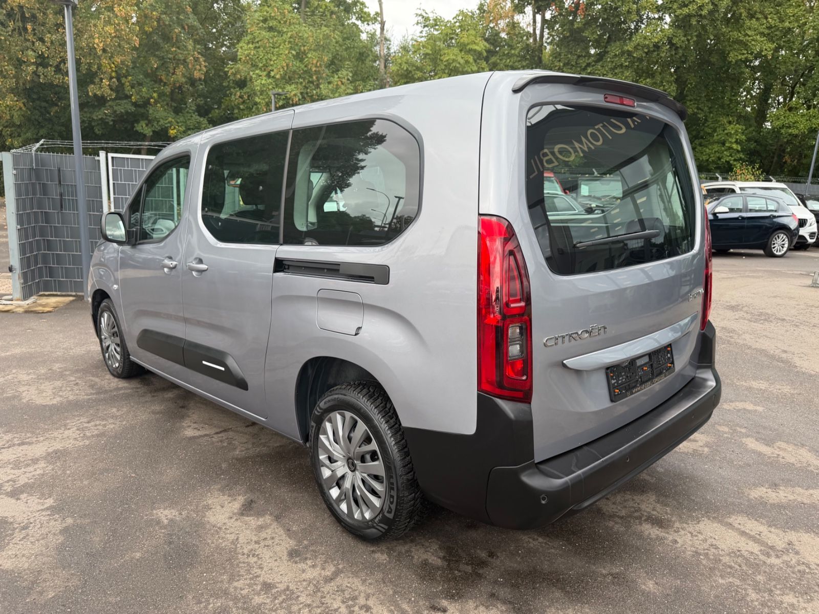 Fahrzeugabbildung Citroën BERLINGO PLUS XL LANG VERSION *FACELIFT*NAVI*KAM
