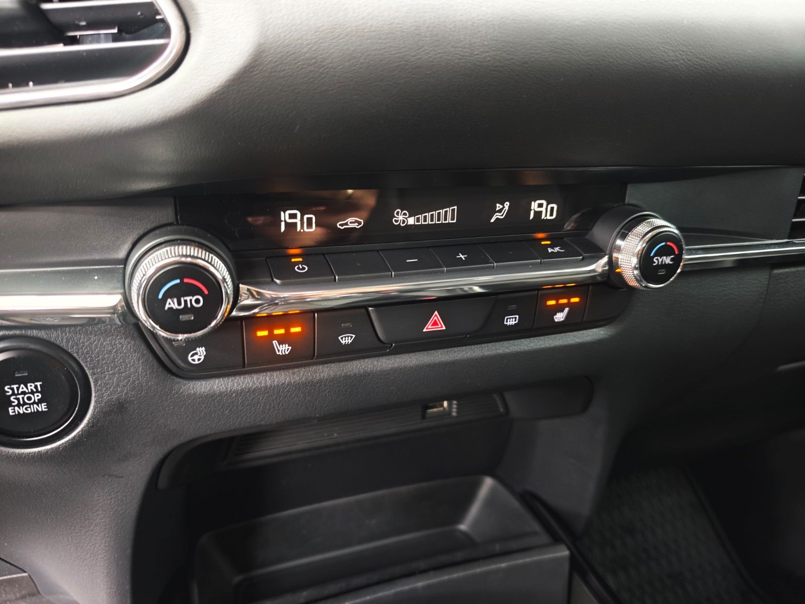 Fahrzeugabbildung Mazda CX-30 SELECTION*1.HD*360 VIEW*LED*ASSIST PAKET*