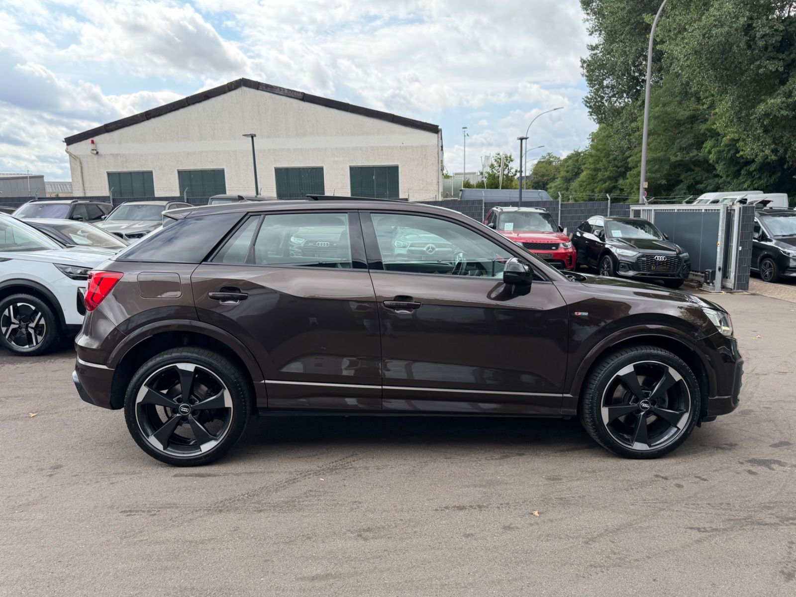Fahrzeugabbildung Audi Q2 QUATTRO S-LINE-SPORT *AUTOMATIK*LED*NAVI*TOP*