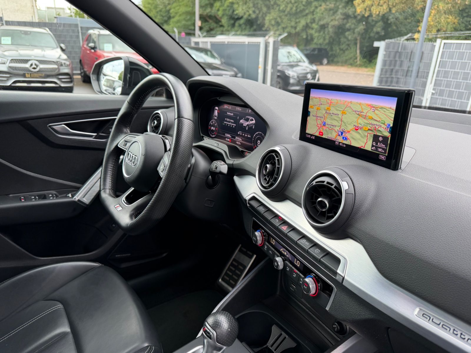 Fahrzeugabbildung Audi Q2 QUATTRO S-LINE-SPORT *AUTOMATIK*LED*NAVI*TOP*