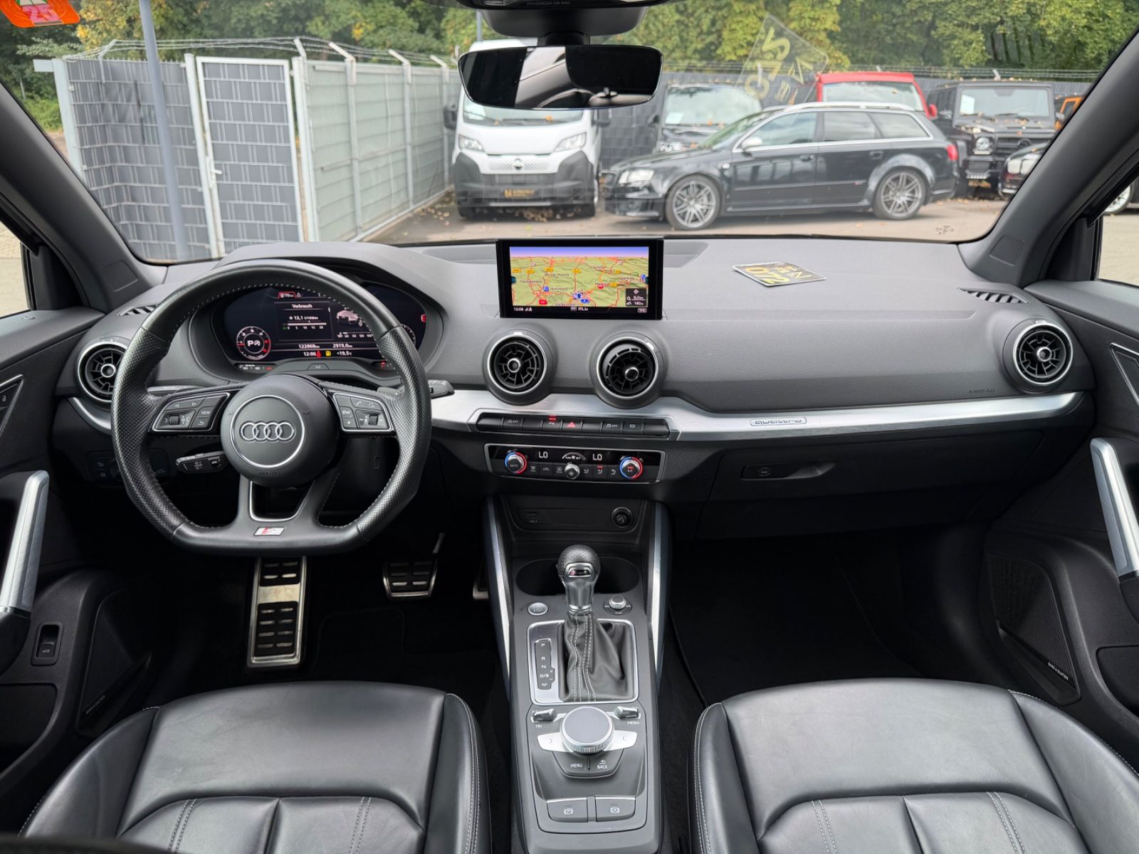Fahrzeugabbildung Audi Q2 QUATTRO S-LINE-SPORT *AUTOMATIK*LED*NAVI*TOP*