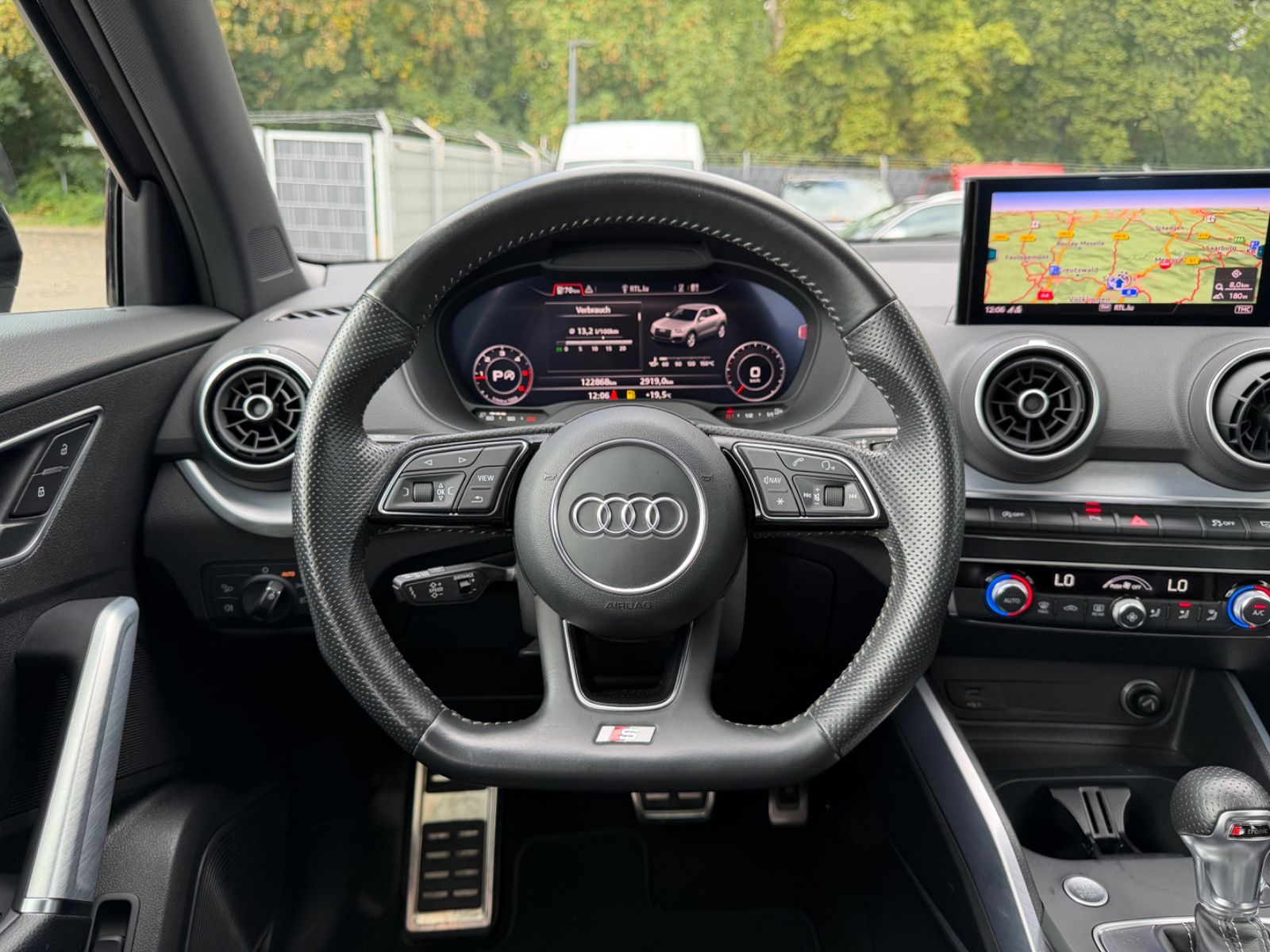 Fahrzeugabbildung Audi Q2 QUATTRO S-LINE-SPORT *AUTOMATIK*LED*NAVI*TOP*