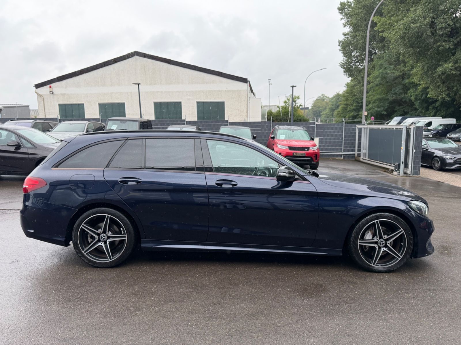 Fahrzeugabbildung Mercedes-Benz C 180d T*AMG-LINE*AUT.*NIGHT*VOLL-LED*NAVI*LEDER