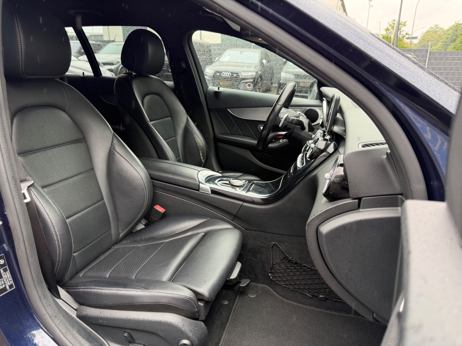Fahrzeugabbildung Mercedes-Benz C 180d T*AMG-LINE*AUT.*NIGHT*VOLL-LED*NAVI*LEDER
