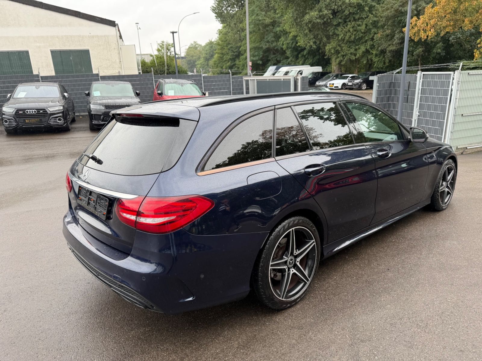 Fahrzeugabbildung Mercedes-Benz C 180d T*AMG-LINE*AUT.*NIGHT*VOLL-LED*NAVI*LEDER