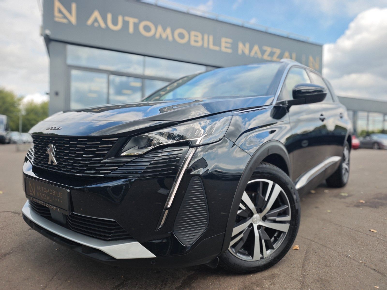 Fahrzeugabbildung Peugeot 5008 HYBRID 136 ALLURE PACK *FACELIFT*7 SITZE*