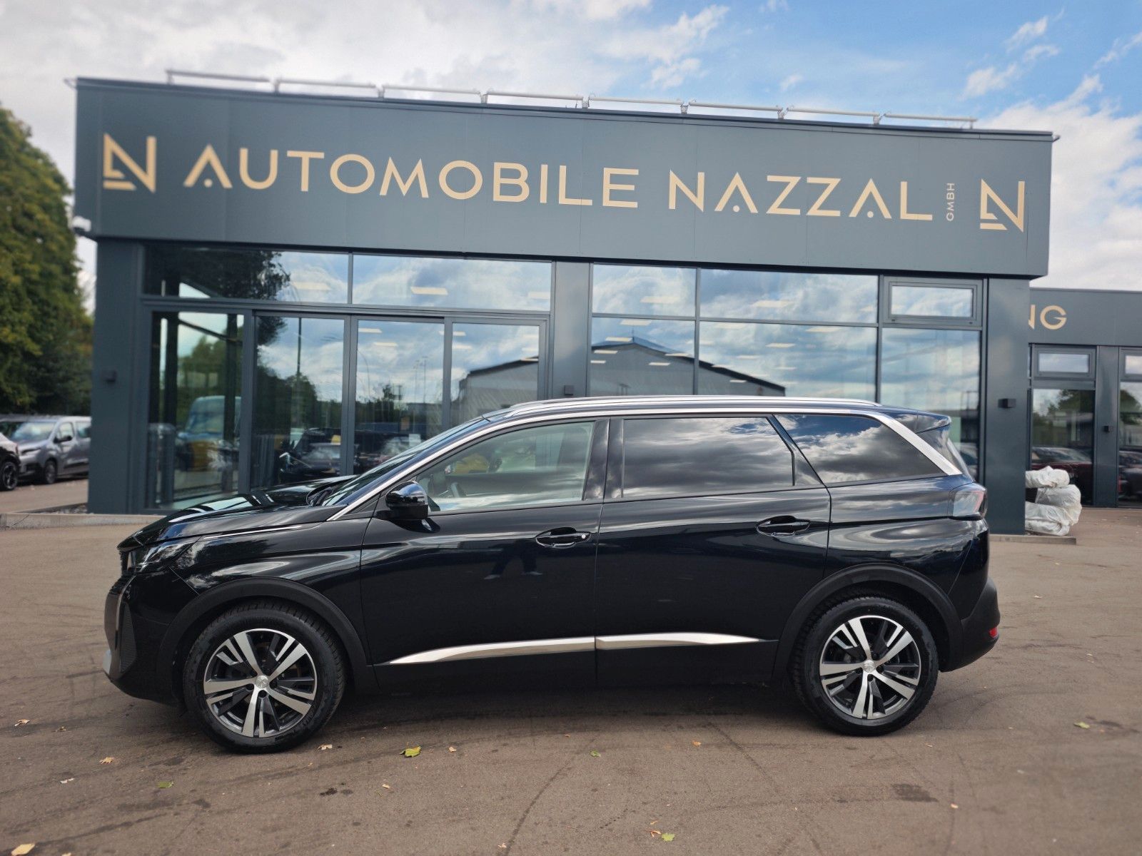 Fahrzeugabbildung Peugeot 5008 HYBRID 136 ALLURE PACK *FACELIFT*7 SITZE*