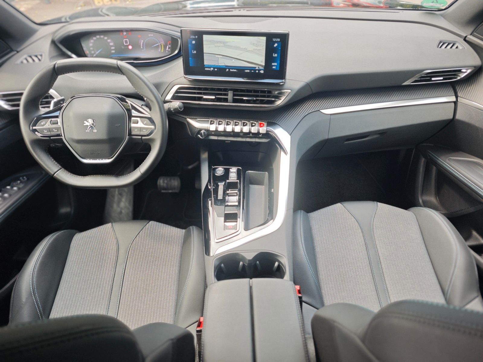 Fahrzeugabbildung Peugeot 5008 HYBRID 136 ALLURE PACK *FACELIFT*7 SITZE*