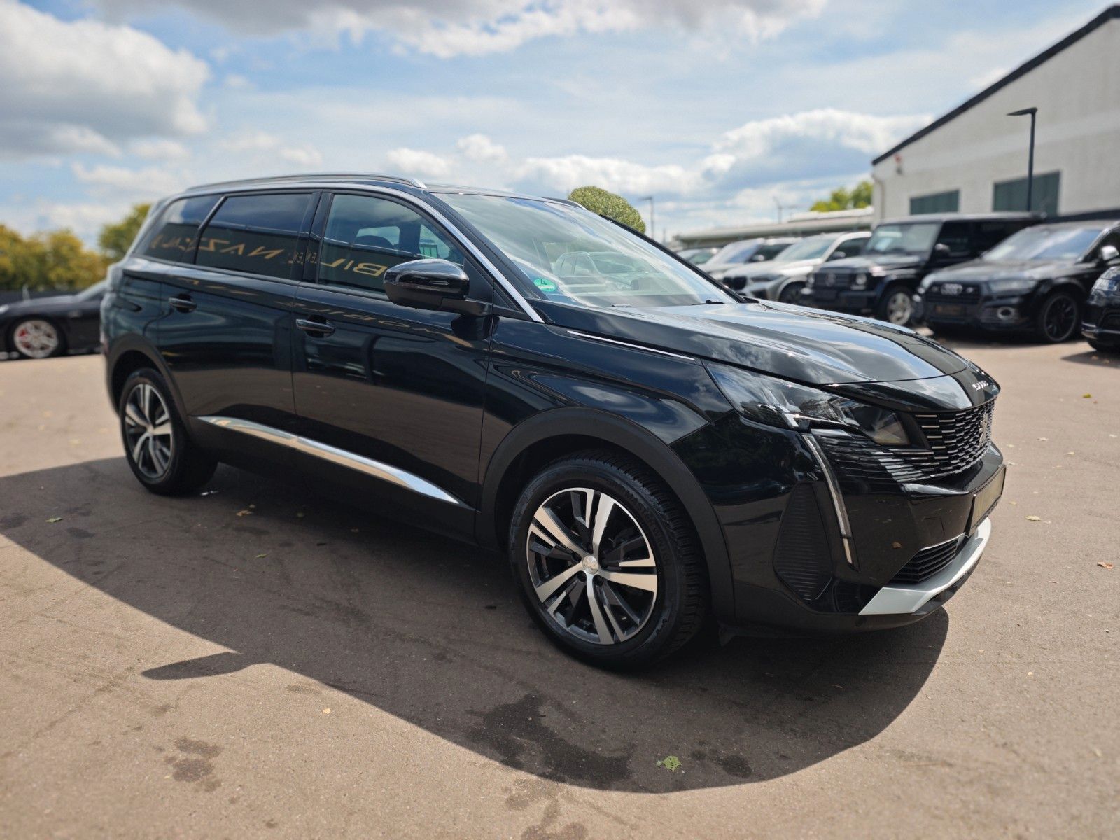 Fahrzeugabbildung Peugeot 5008 HYBRID 136 ALLURE PACK *FACELIFT*7 SITZE*