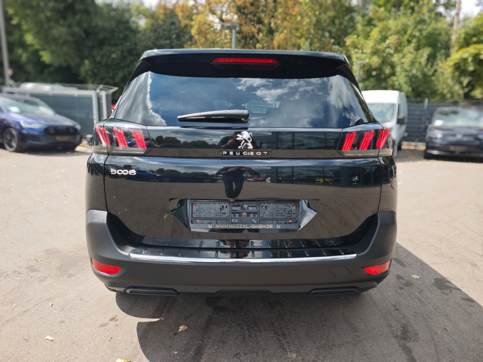 Fahrzeugabbildung Peugeot 5008 HYBRID 136 ALLURE PACK *FACELIFT*7 SITZE*