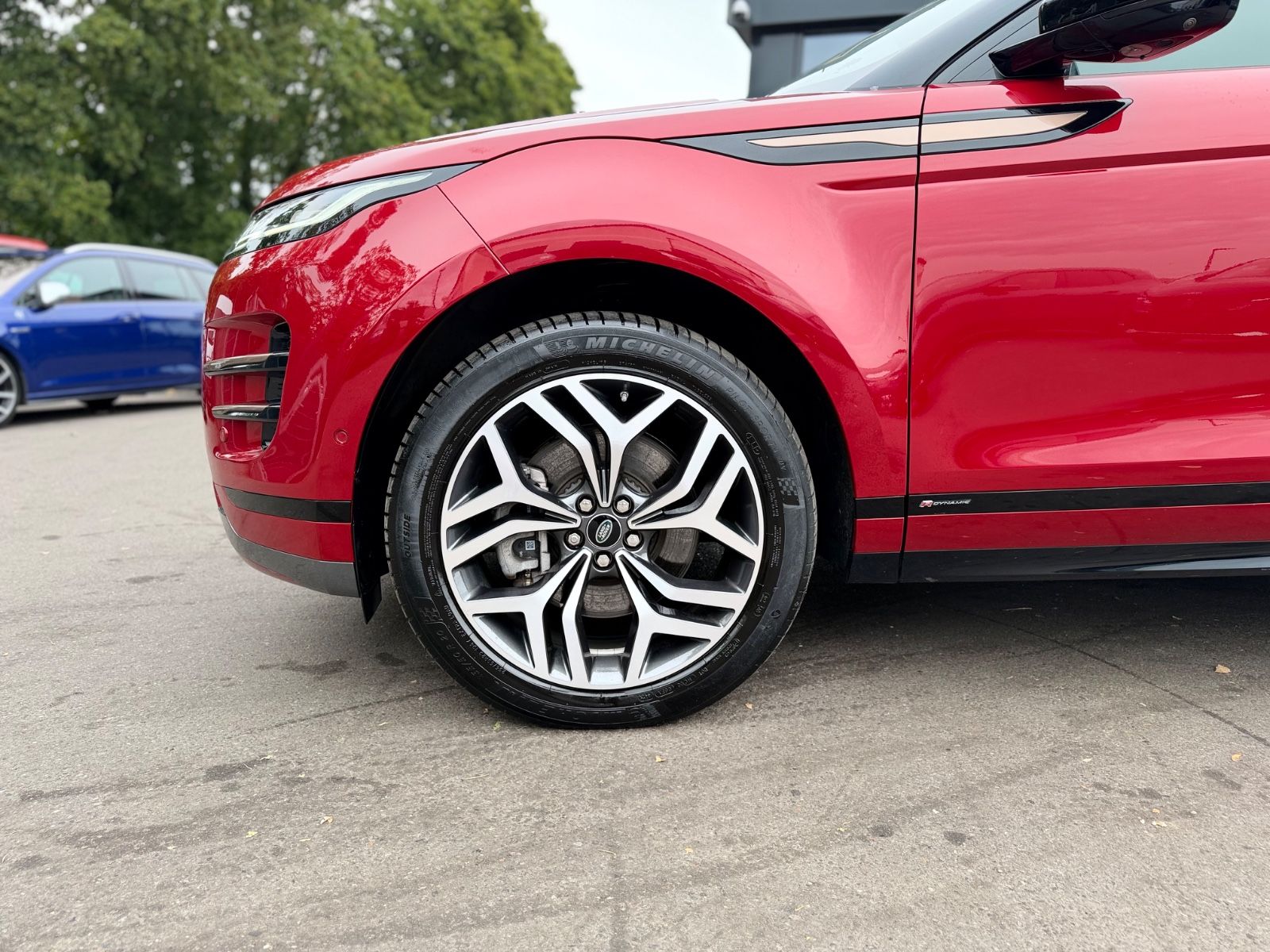 Fahrzeugabbildung Land Rover RANGE ROVER EVOQUE R-DYNAMIC HSE HYBRID*1.HAND*