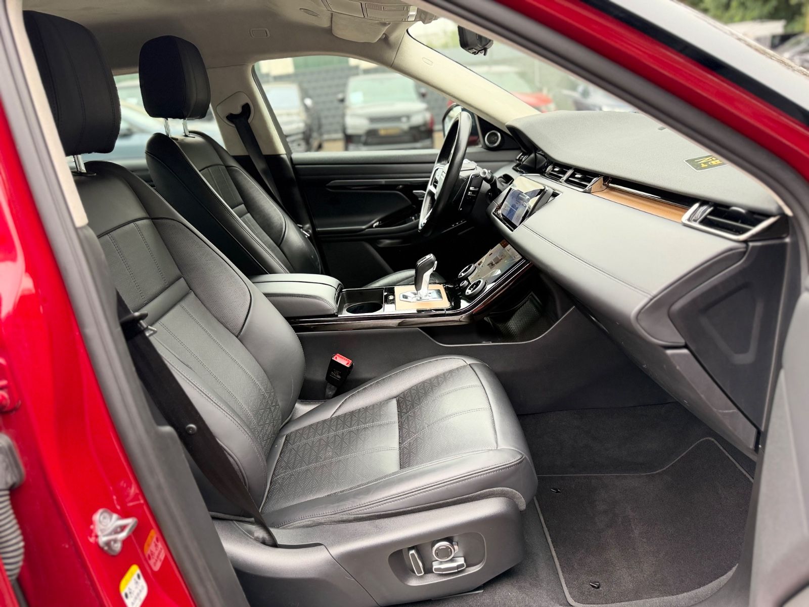 Fahrzeugabbildung Land Rover RANGE ROVER EVOQUE R-DYNAMIC HSE HYBRID*1.HAND*