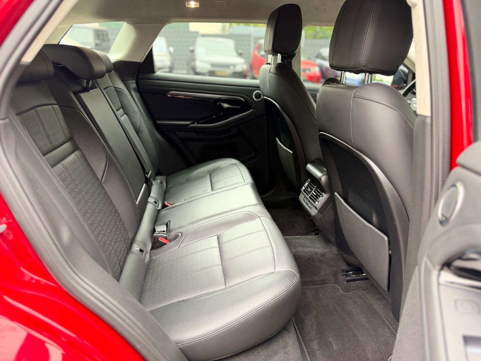 Fahrzeugabbildung Land Rover RANGE ROVER EVOQUE R-DYNAMIC HSE HYBRID*1.HAND*