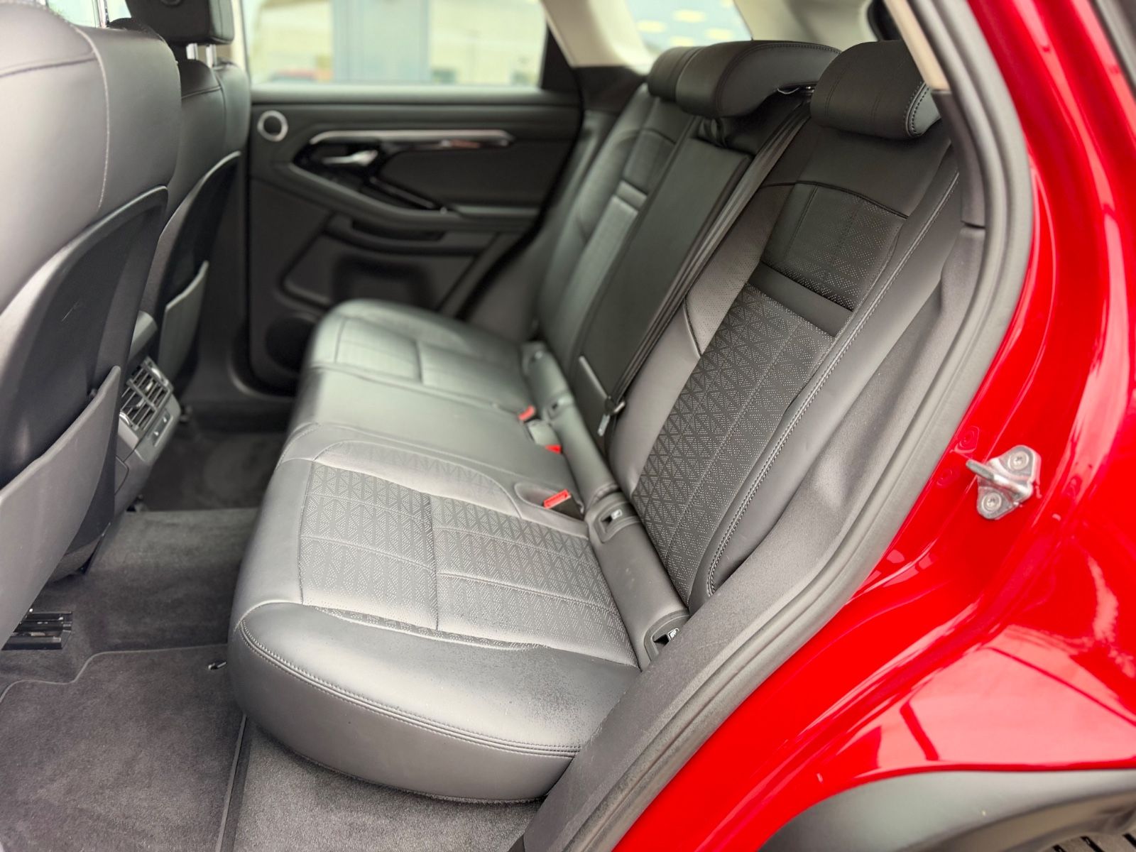 Fahrzeugabbildung Land Rover RANGE ROVER EVOQUE R-DYNAMIC HSE HYBRID*1.HAND*