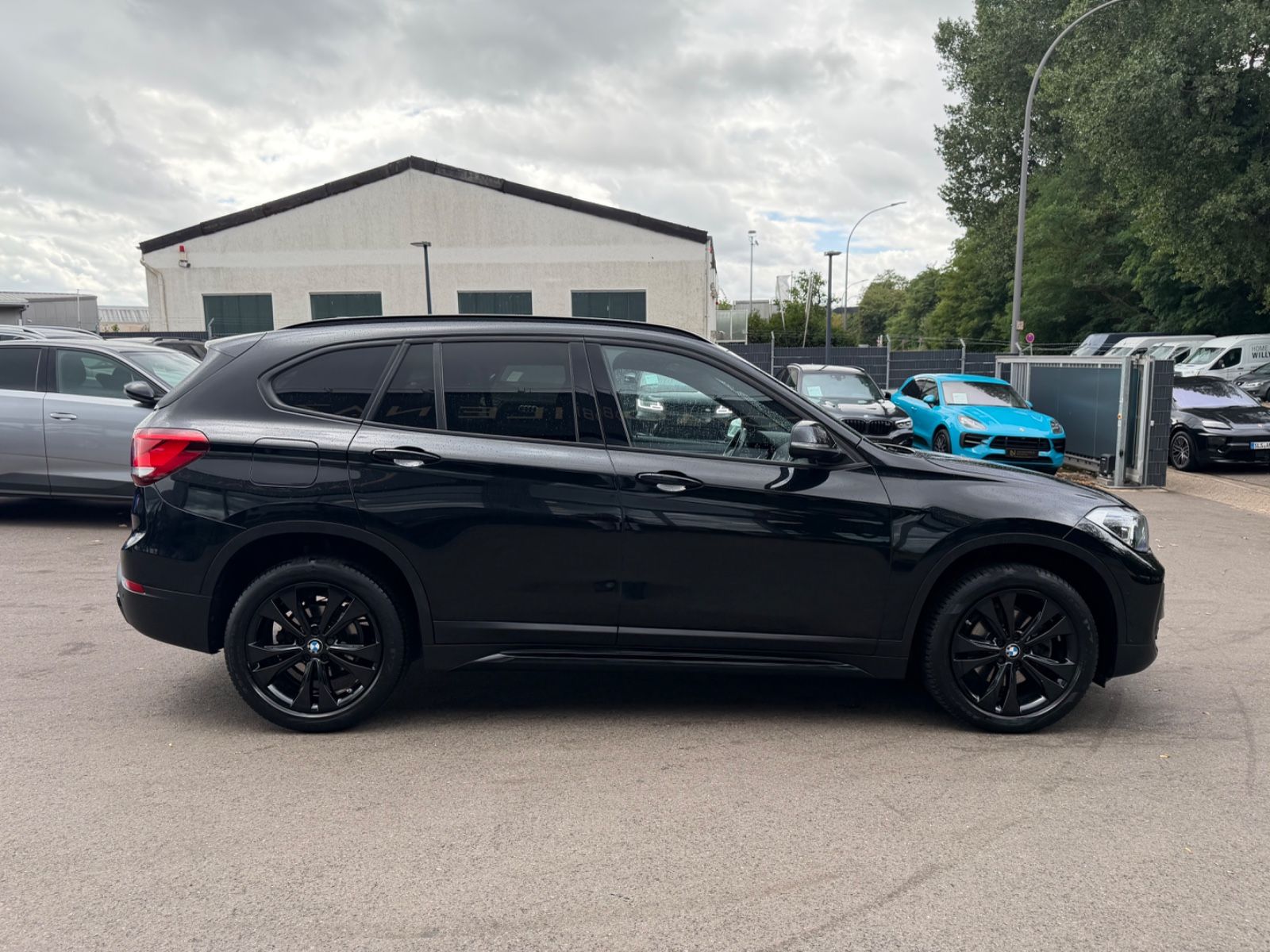 Fahrzeugabbildung BMW X1 SDRIVE 18i SPORT LINE *AUT*LED*NAVI*KAMERA*