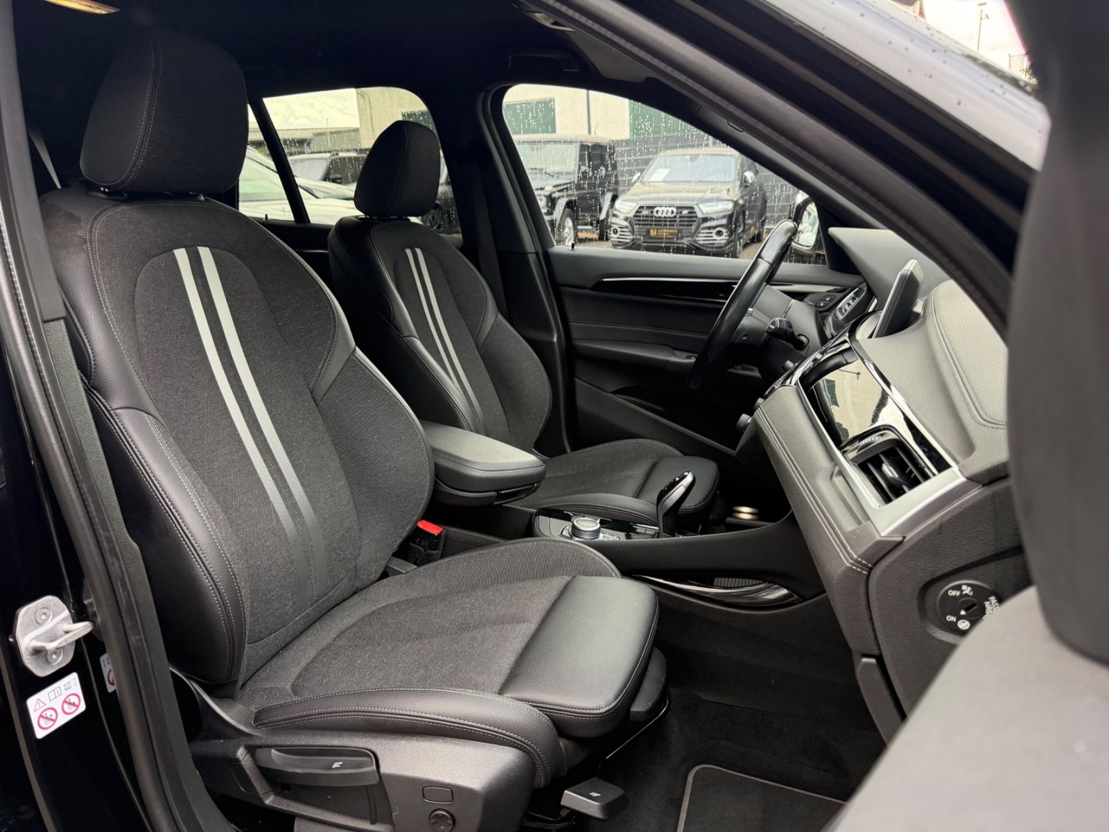Fahrzeugabbildung BMW X1 SDRIVE 18i SPORT LINE *AUT*LED*NAVI*KAMERA*