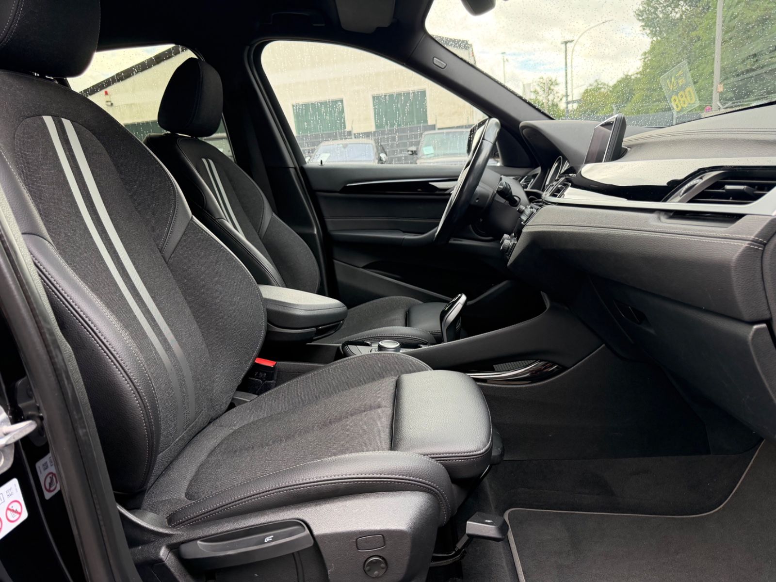 Fahrzeugabbildung BMW X1 SDRIVE 18i SPORT LINE *AUT*LED*NAVI*KAMERA*