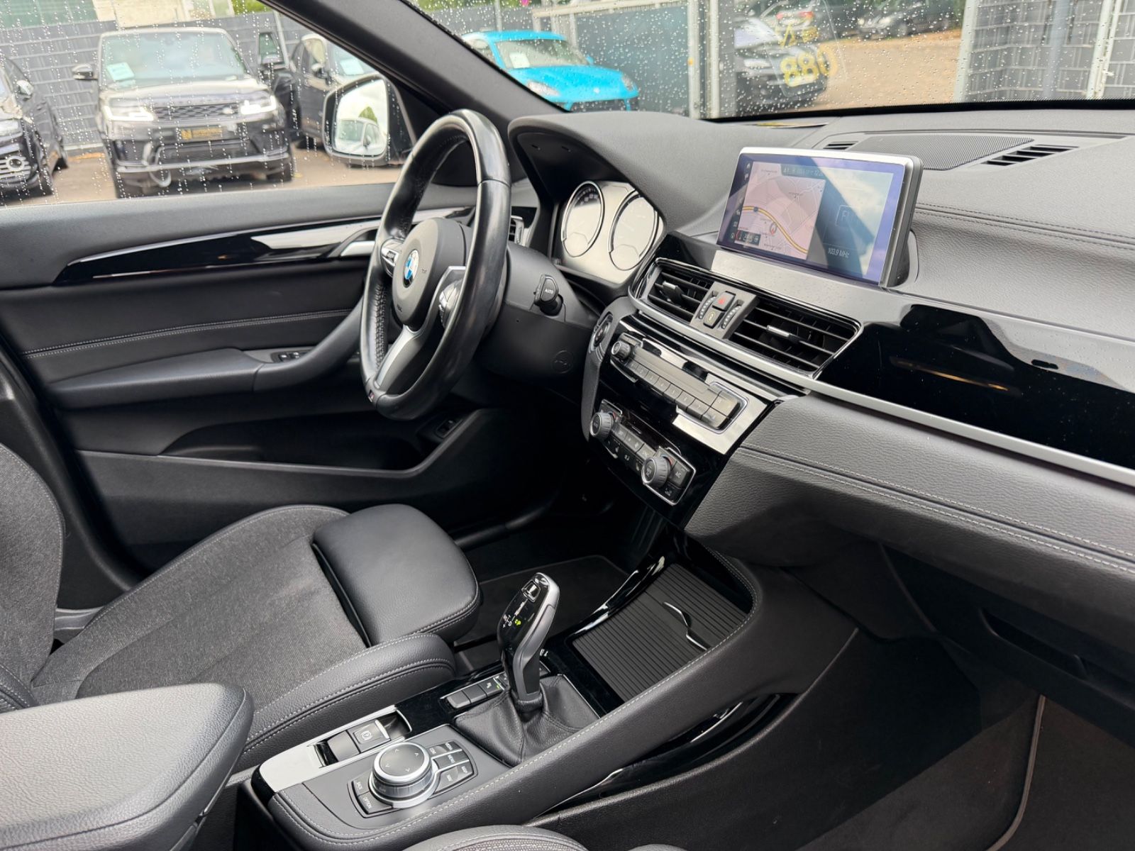 Fahrzeugabbildung BMW X1 SDRIVE 18i SPORT LINE *AUT*LED*NAVI*KAMERA*