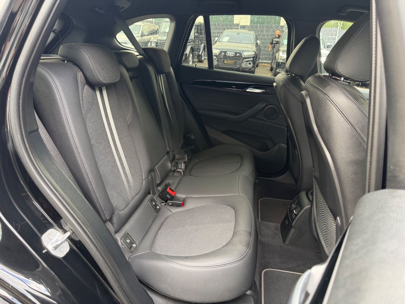 Fahrzeugabbildung BMW X1 SDRIVE 18i SPORT LINE *AUT*LED*NAVI*KAMERA*