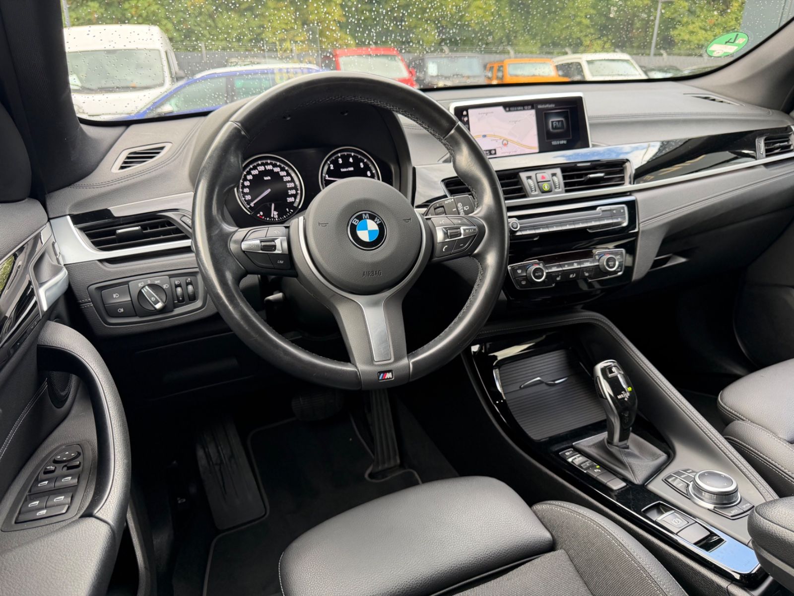 Fahrzeugabbildung BMW X1 SDRIVE 18i SPORT LINE *AUT*LED*NAVI*KAMERA*