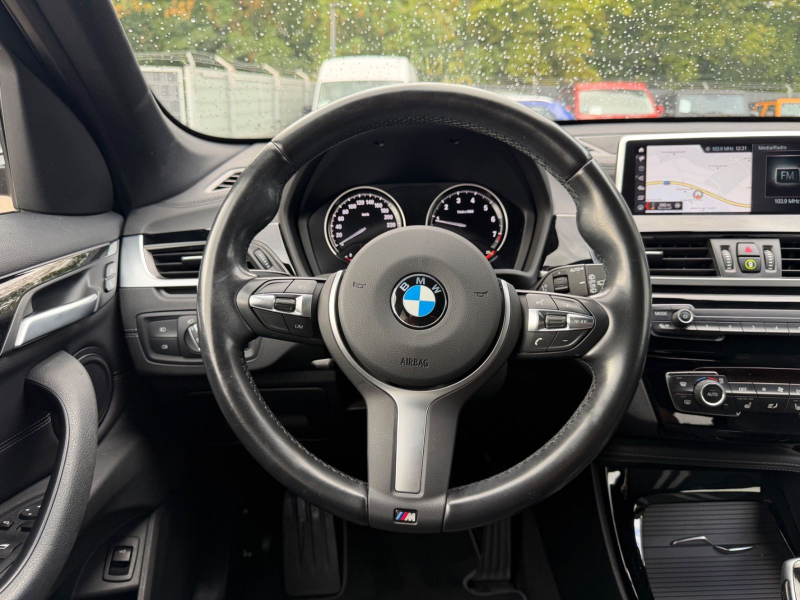 Fahrzeugabbildung BMW X1 SDRIVE 18i SPORT LINE *AUT*LED*NAVI*KAMERA*