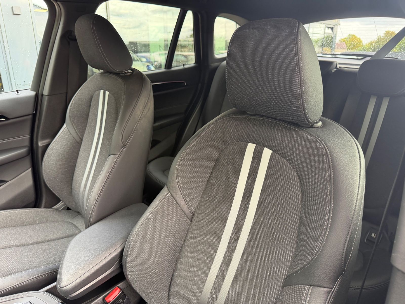 Fahrzeugabbildung BMW X1 SDRIVE 18i SPORT LINE *AUT*LED*NAVI*KAMERA*