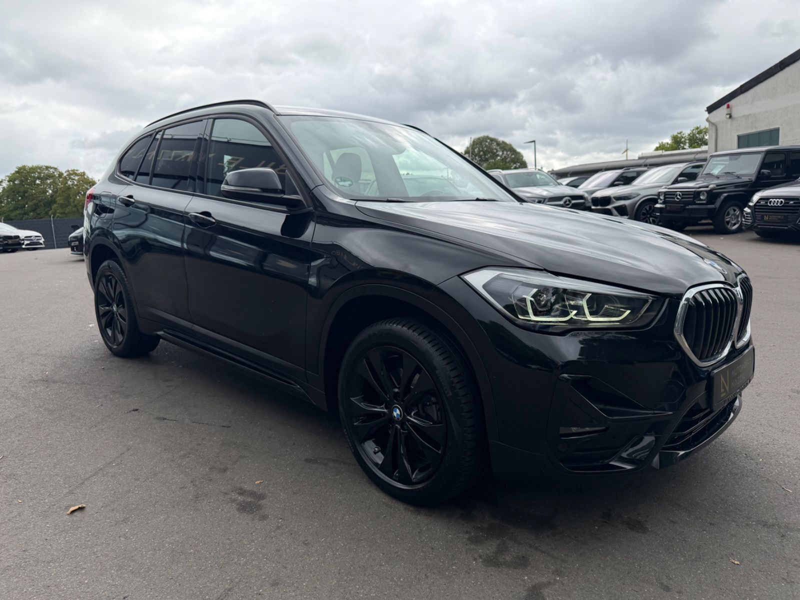 Fahrzeugabbildung BMW X1 SDRIVE 18i SPORT LINE *AUT*LED*NAVI*KAMERA*