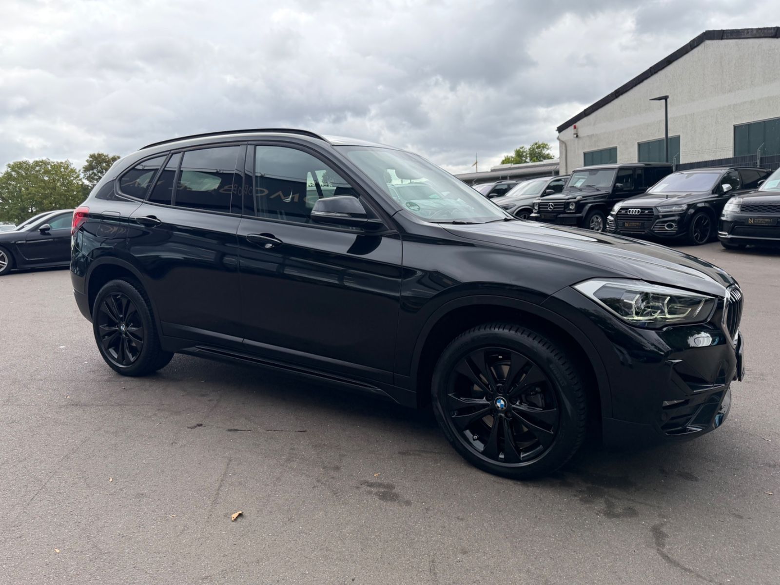 Fahrzeugabbildung BMW X1 SDRIVE 18i SPORT LINE *AUT*LED*NAVI*KAMERA*