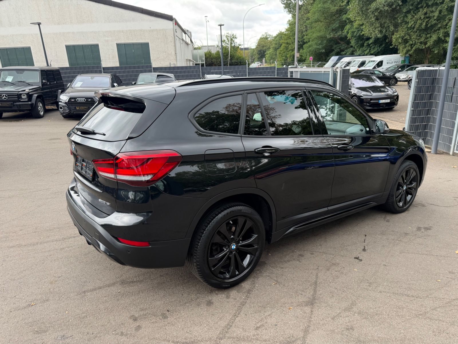 Fahrzeugabbildung BMW X1 SDRIVE 18i SPORT LINE *AUT*LED*NAVI*KAMERA*