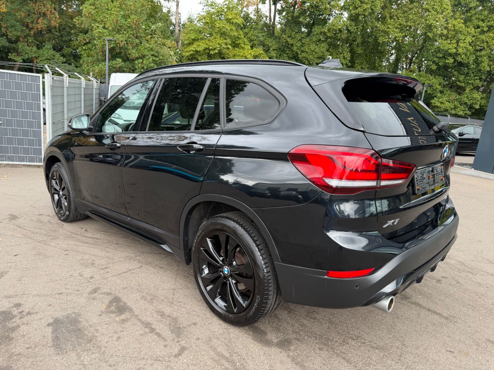 Fahrzeugabbildung BMW X1 SDRIVE 18i SPORT LINE *AUT*LED*NAVI*KAMERA*