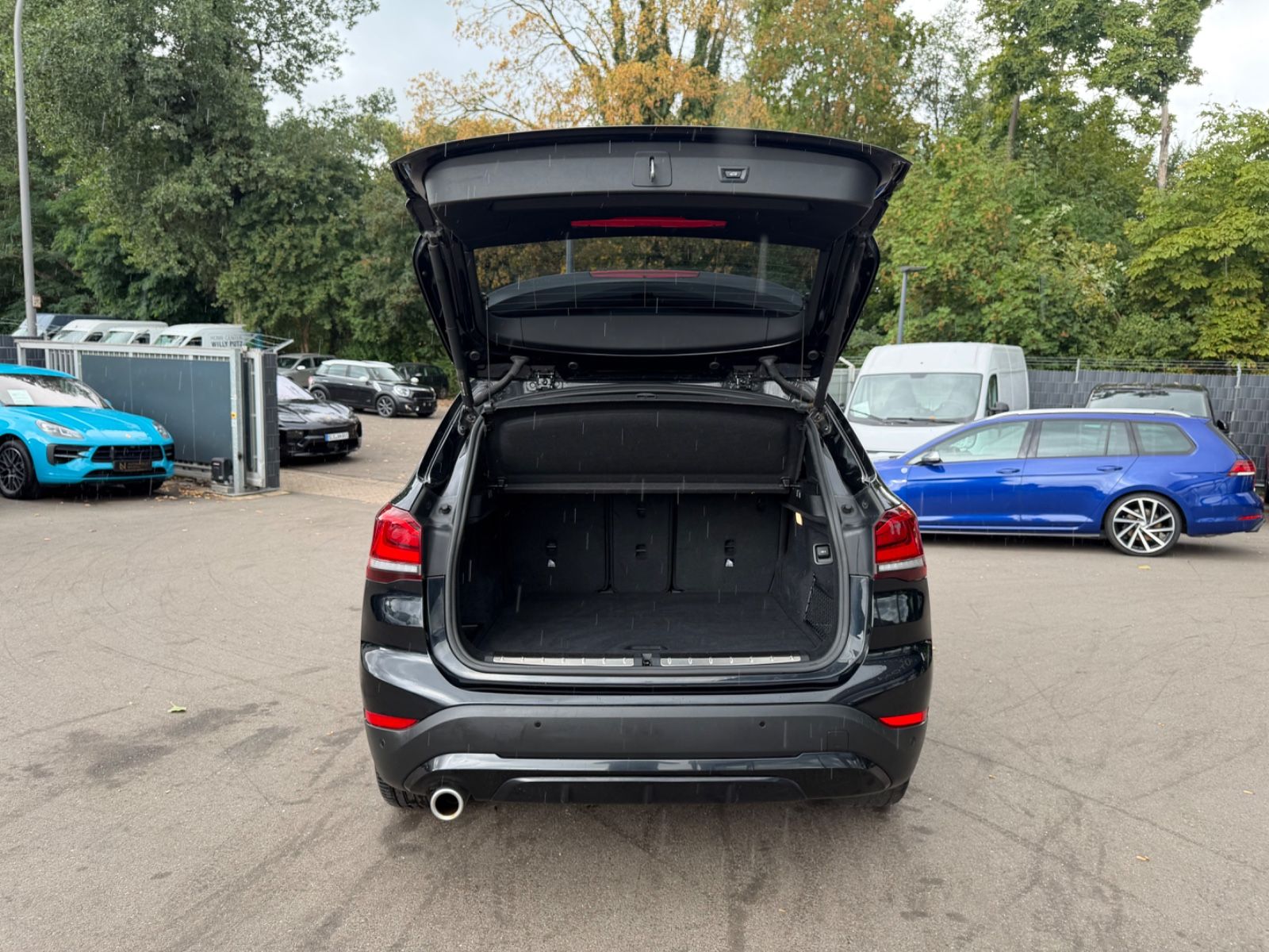Fahrzeugabbildung BMW X1 SDRIVE 18i SPORT LINE *AUT*LED*NAVI*KAMERA*