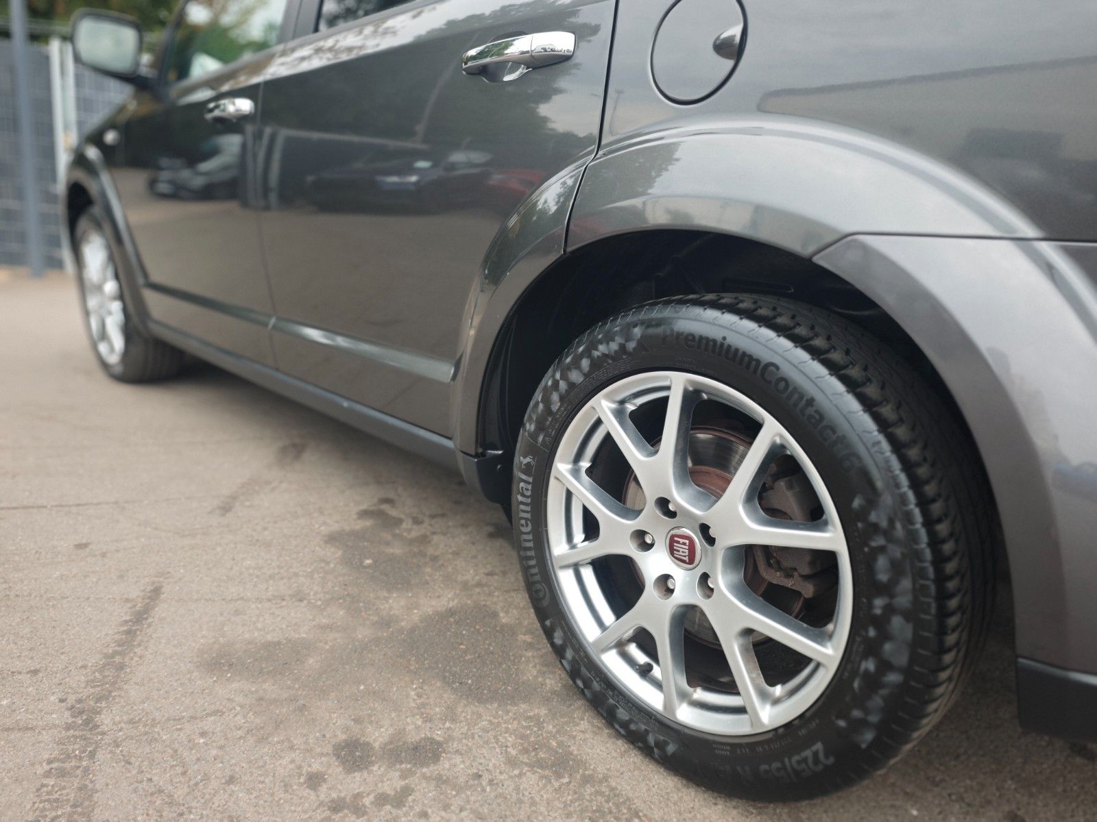 Fahrzeugabbildung Fiat FREEMONT LOUNGE AWD *2.HD*AUT*7 SITZE*NAVI*KAM*