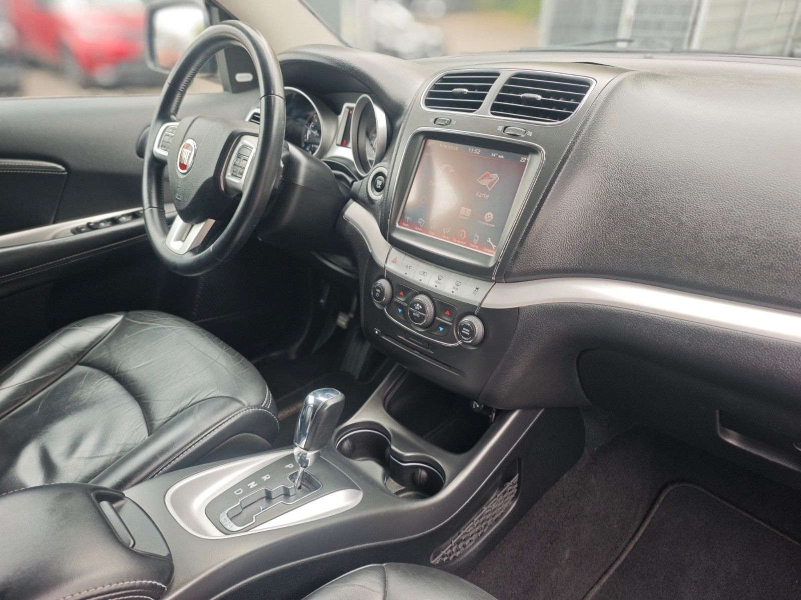 Fahrzeugabbildung Fiat FREEMONT LOUNGE AWD *2.HD*AUT*7 SITZE*NAVI*KAM*