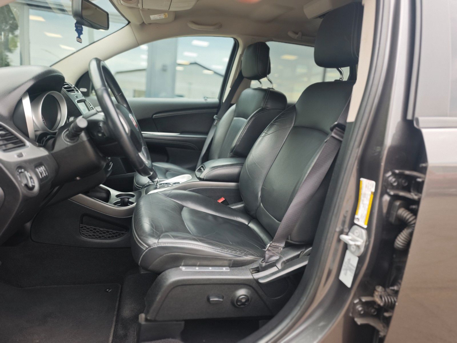 Fahrzeugabbildung Fiat FREEMONT LOUNGE AWD *2.HD*AUT*7 SITZE*NAVI*KAM*