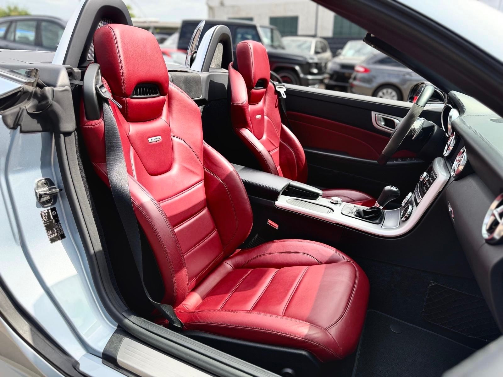 Fahrzeugabbildung Mercedes-Benz SLK 55 AMG MAGIC-SKY*AIRSCARF*BI-XENON+ILS*NAVI*