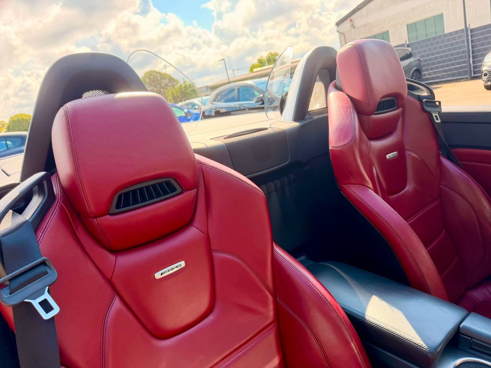 Fahrzeugabbildung Mercedes-Benz SLK 55 AMG MAGIC-SKY*AIRSCARF*BI-XENON+ILS*NAVI*