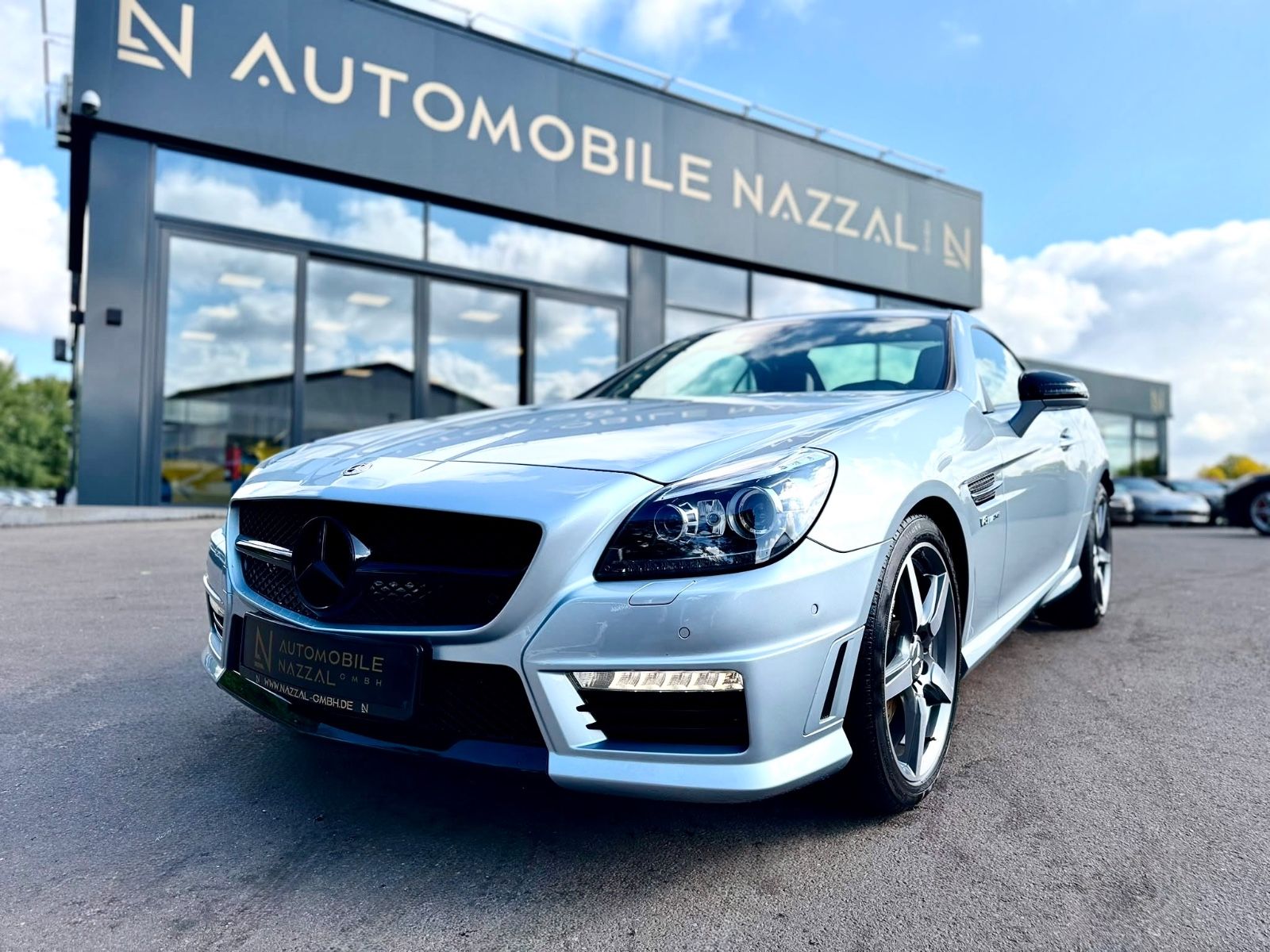 Fahrzeugabbildung Mercedes-Benz SLK 55 AMG MAGIC-SKY*AIRSCARF*BI-XENON+ILS*NAVI*