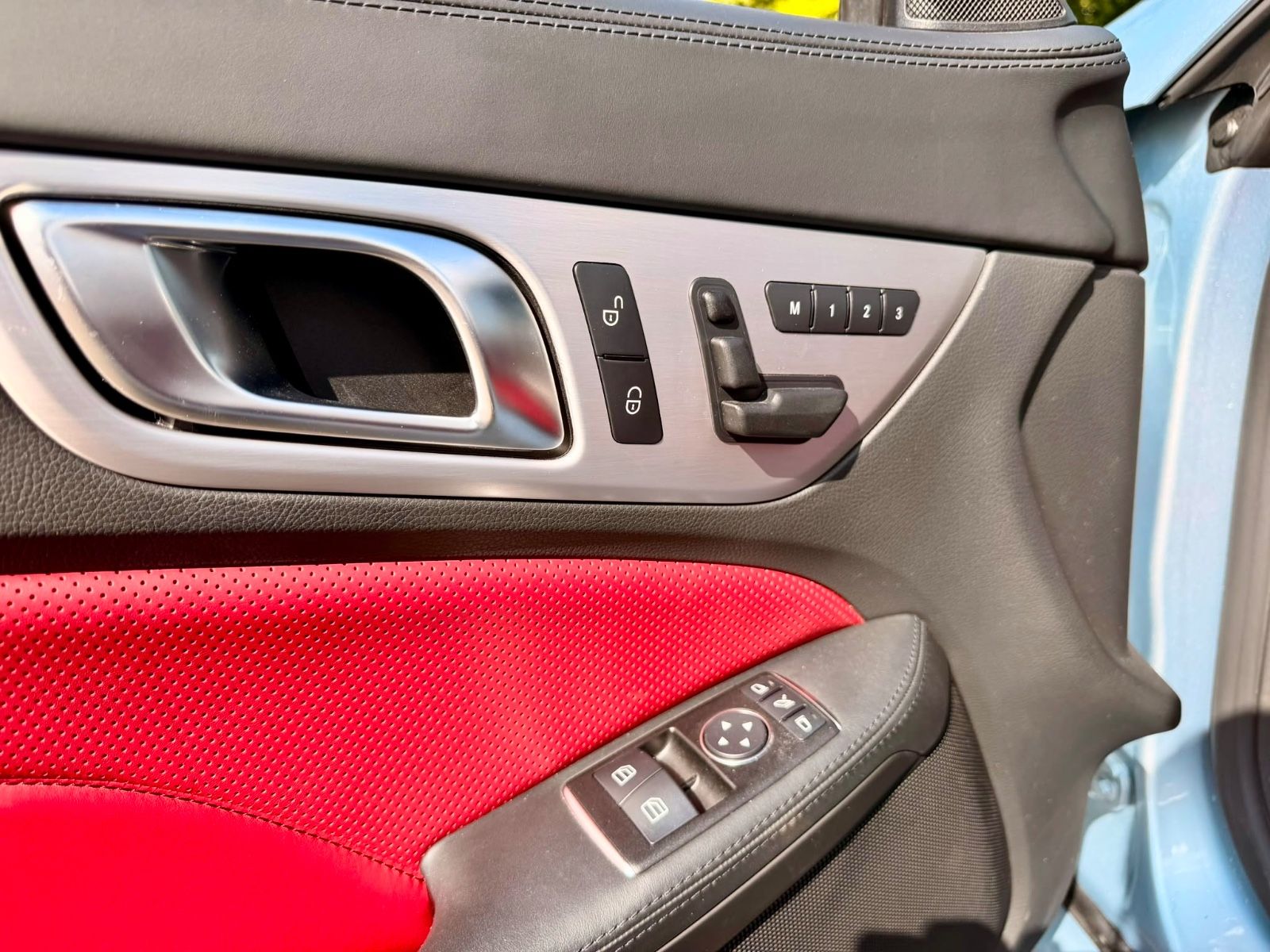 Fahrzeugabbildung Mercedes-Benz SLK 55 AMG MAGIC-SKY*AIRSCARF*BI-XENON+ILS*NAVI*