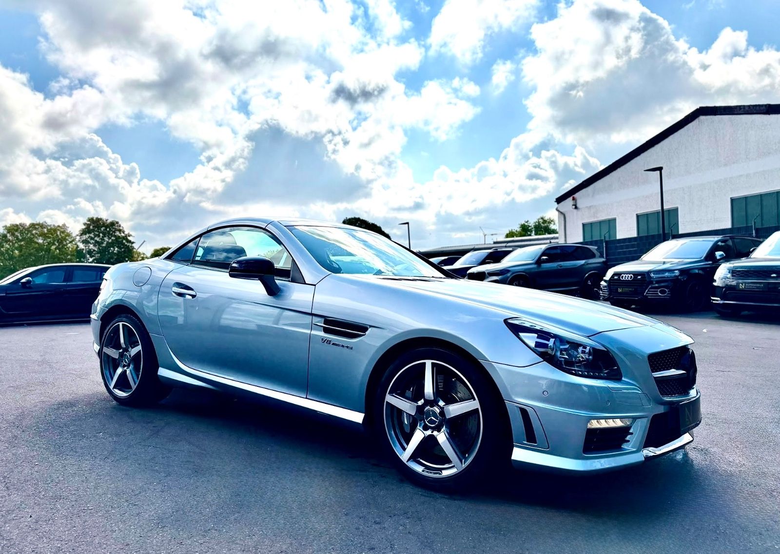 Fahrzeugabbildung Mercedes-Benz SLK 55 AMG MAGIC-SKY*AIRSCARF*BI-XENON+ILS*NAVI*