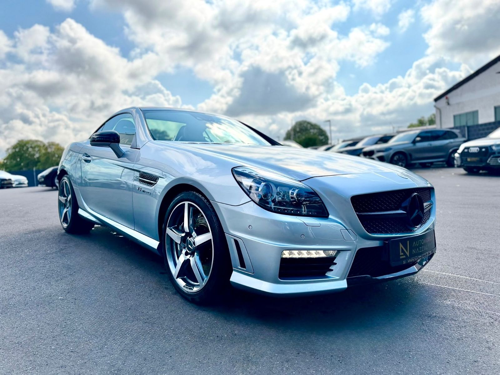 Fahrzeugabbildung Mercedes-Benz SLK 55 AMG MAGIC-SKY*AIRSCARF*BI-XENON+ILS*NAVI*