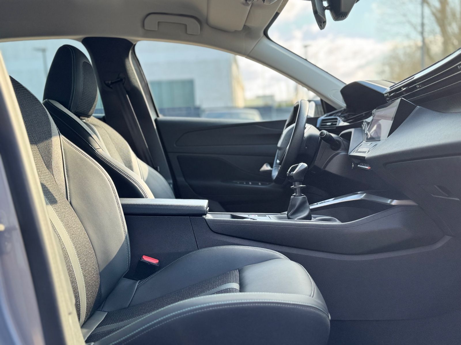 Fahrzeugabbildung Peugeot 308*NAVI*APPLE CAR*SHZ*KLIMA*26.TKM*EURO 6*