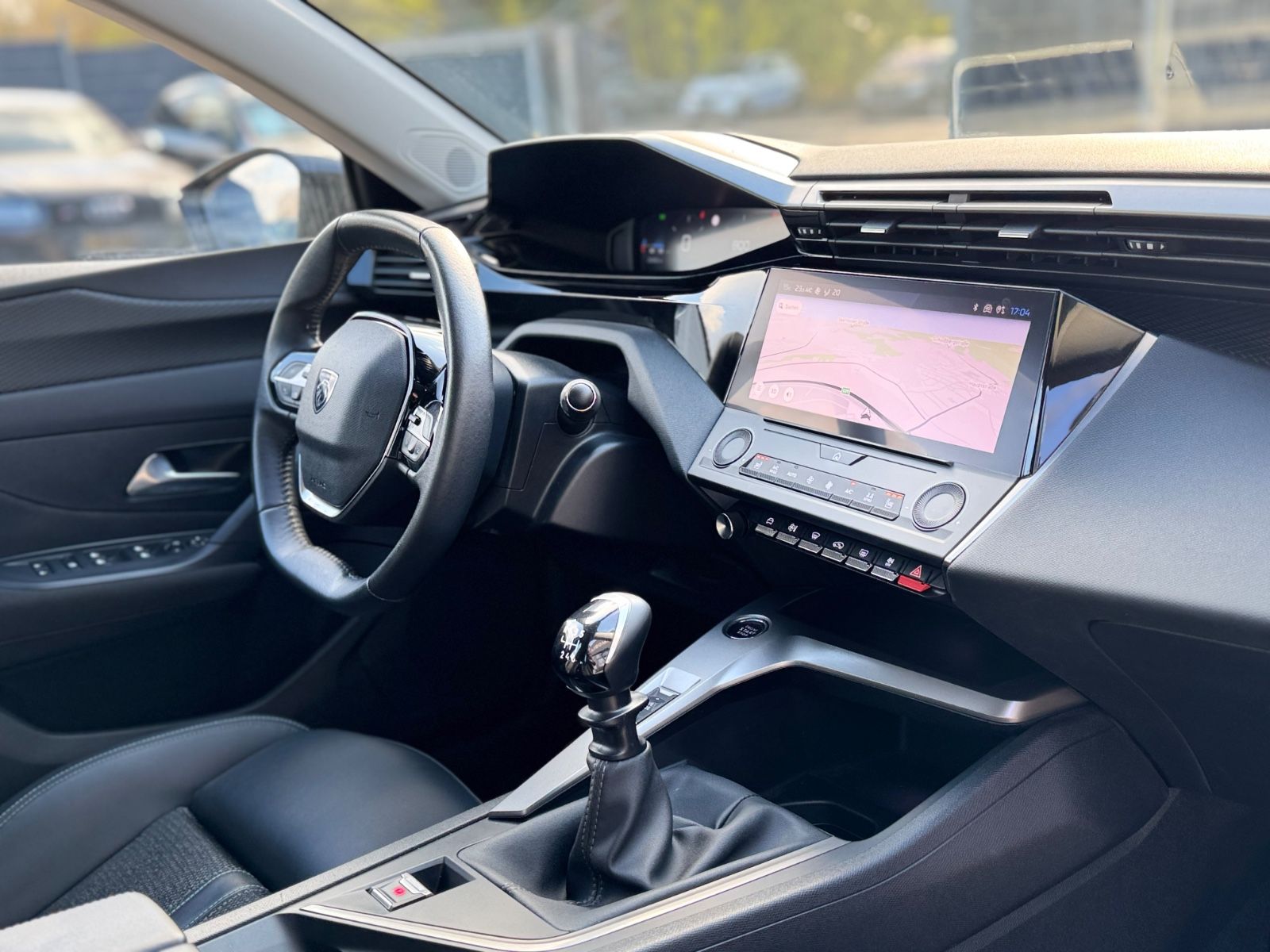 Fahrzeugabbildung Peugeot 308*NAVI*APPLE CAR*SHZ*KLIMA*26.TKM*EURO 6*