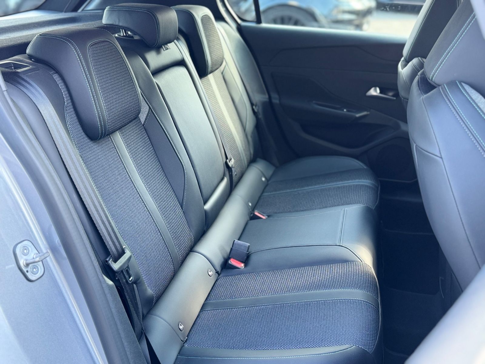 Fahrzeugabbildung Peugeot 308*NAVI*APPLE CAR*SHZ*KLIMA*26.TKM*EURO 6*