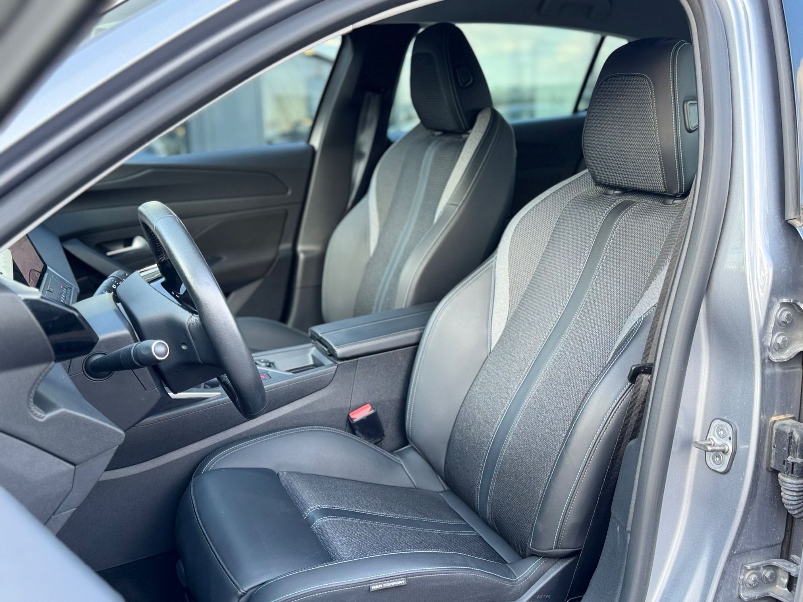 Fahrzeugabbildung Peugeot 308*NAVI*APPLE CAR*SHZ*KLIMA*26.TKM*EURO 6*