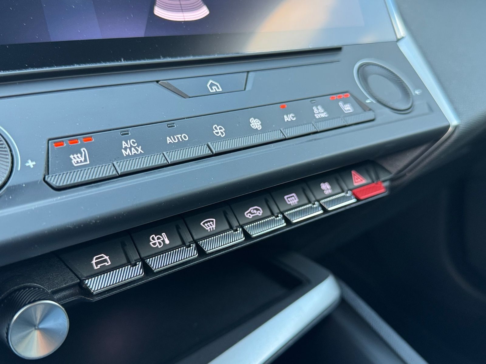 Fahrzeugabbildung Peugeot 308*NAVI*APPLE CAR*SHZ*KLIMA*26.TKM*EURO 6*
