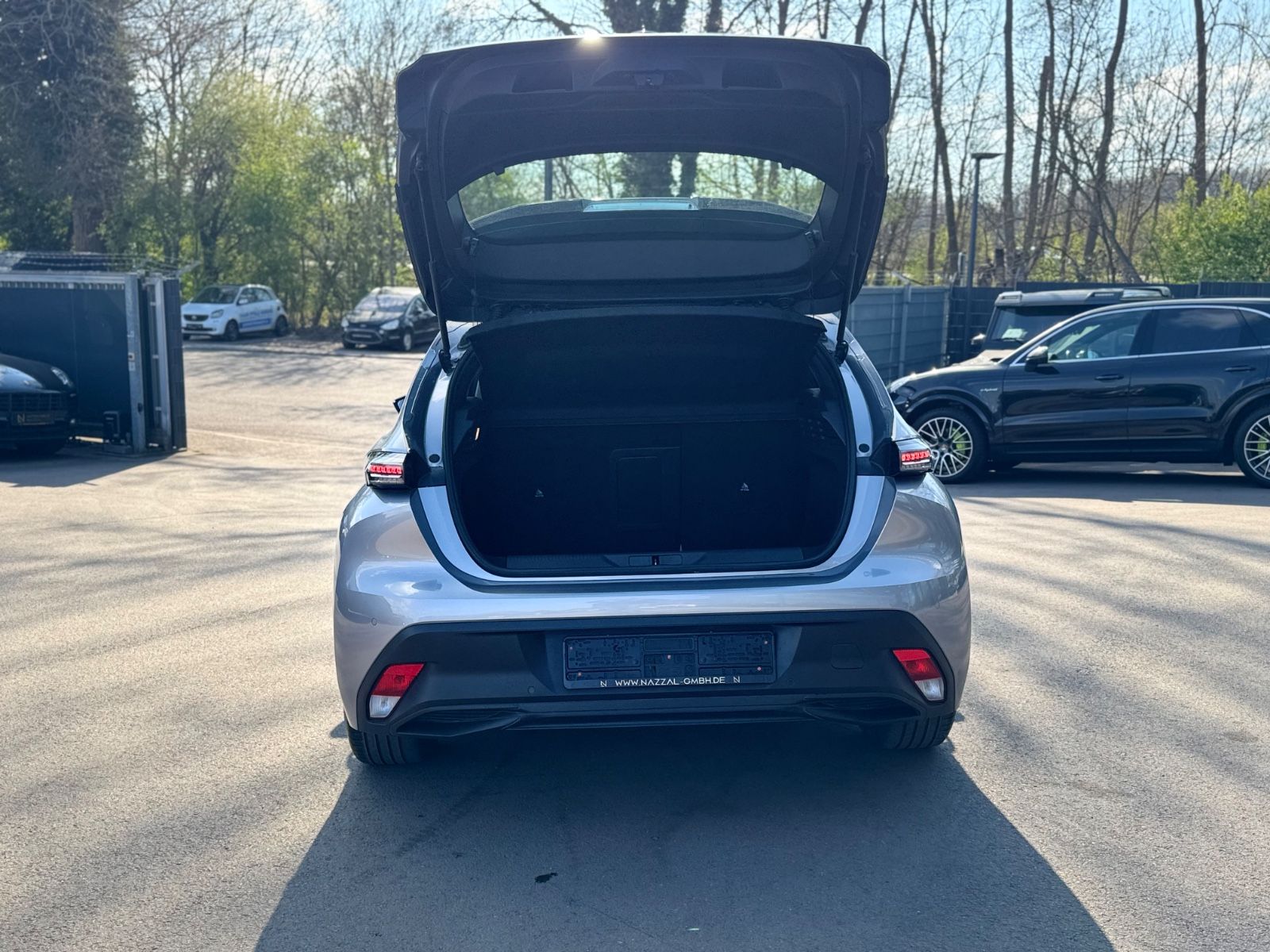 Fahrzeugabbildung Peugeot 308*NAVI*APPLE CAR*SHZ*KLIMA*26.TKM*EURO 6*