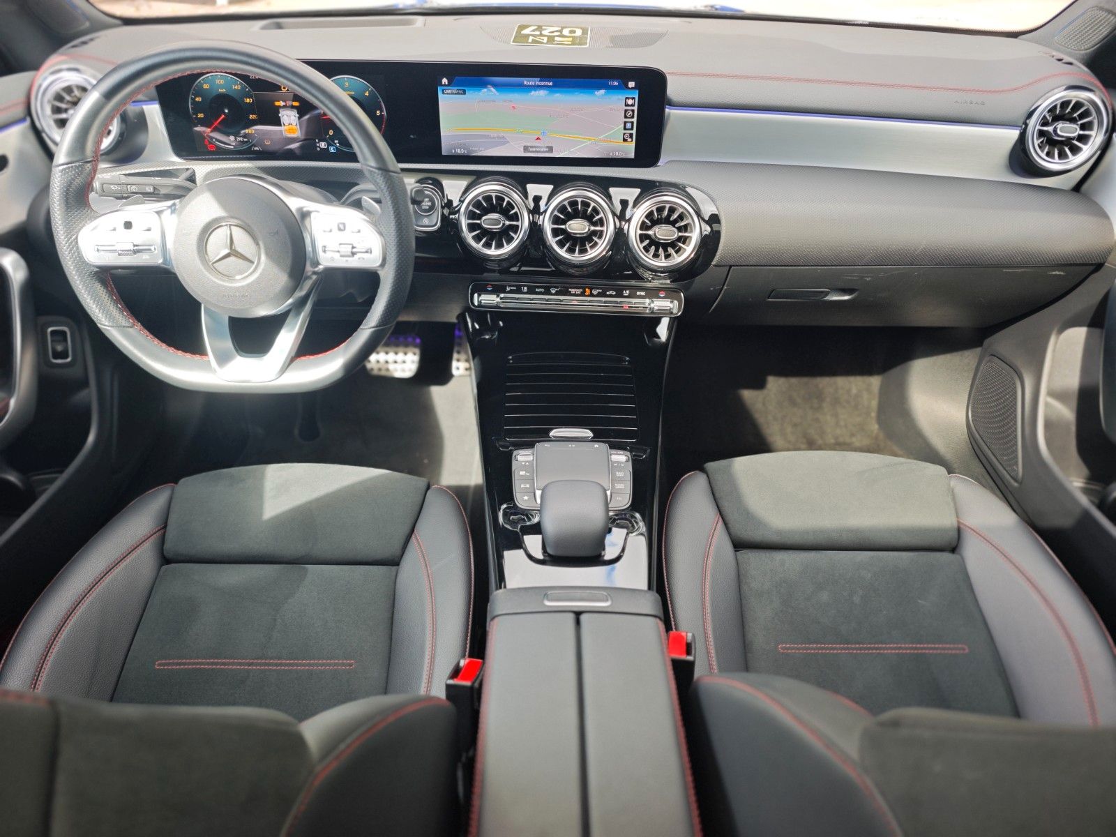 Fahrzeugabbildung Mercedes-Benz CLA 200 SHOOTING BRAKE*AMG-LINE*PANO*360 VIEW*
